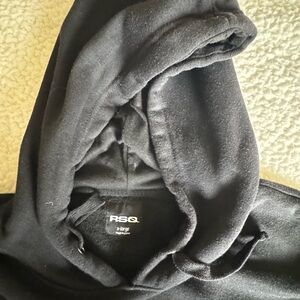 Men’s black sweatshirt